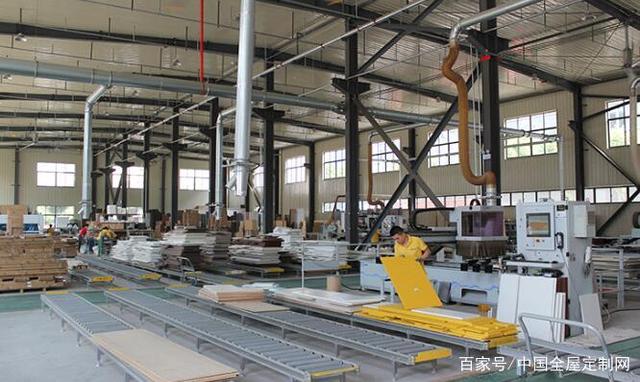 定制VS木工，什么才是衣柜選擇的關(guān)鍵？細(xì)分這幾點(diǎn)，讓選擇不再糾結(jié)！